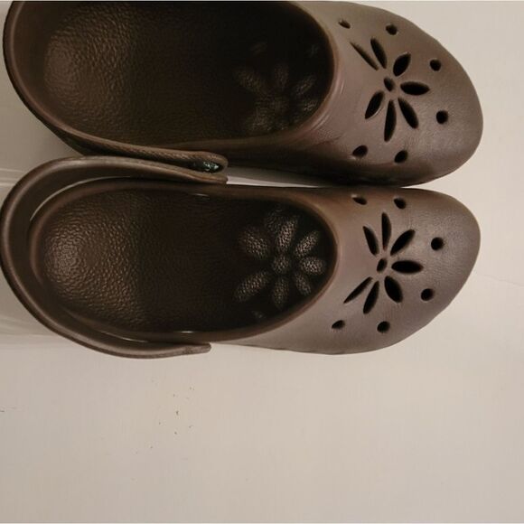 CLASSIC CROCS FULLY-MOLDED  - Picture 5 of 15